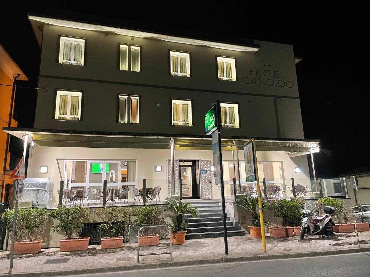 Hotel Candido Діано-Марина Екстер'єр фото
